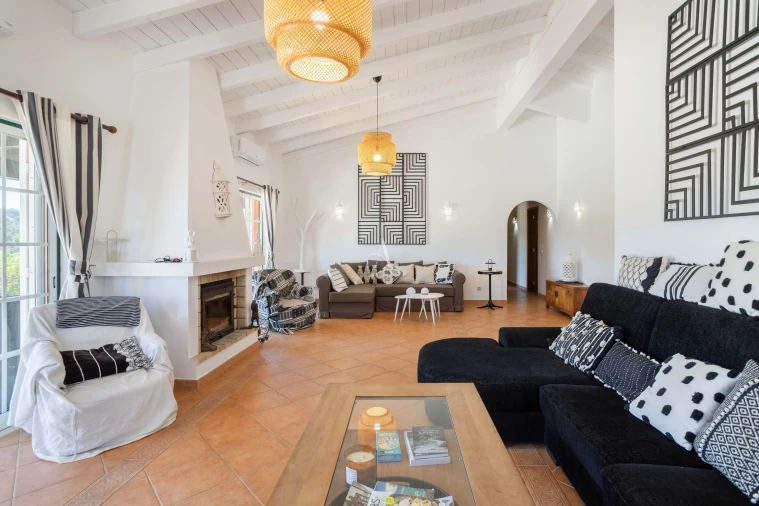 Moradia T3 para Venda em Santa Barbara de Nexe Foto 14