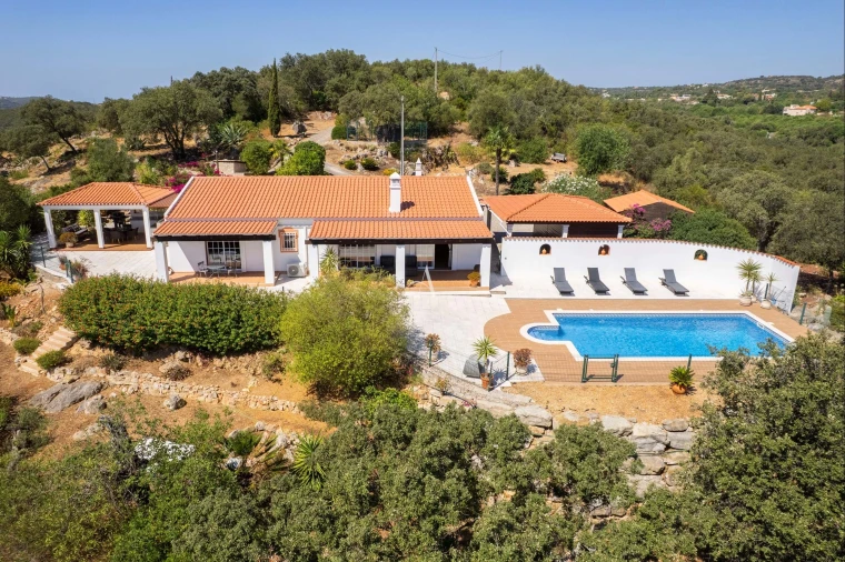 Moradia T3 para Venda em Santa Barbara de Nexe Foto 5