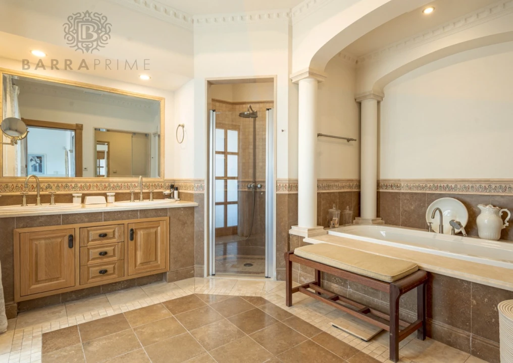 Moradia T13 para Venda em Almancil Foto 21