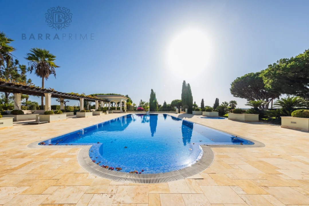 Moradia T13 para Venda em Almancil Foto 9