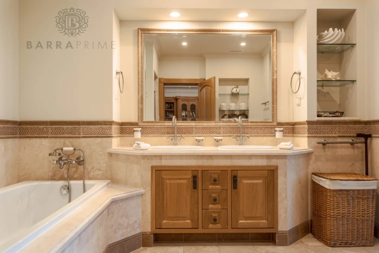 Moradia T13 para Venda em Almancil Foto 17