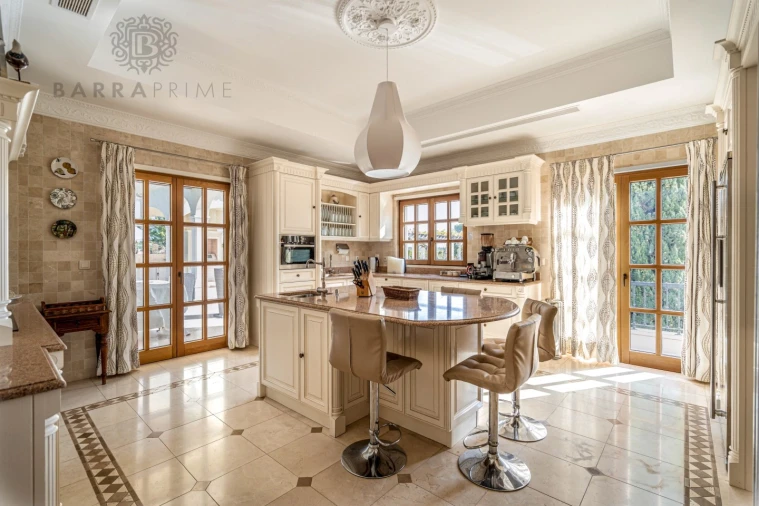 Moradia T13 para Venda em Almancil Foto 19