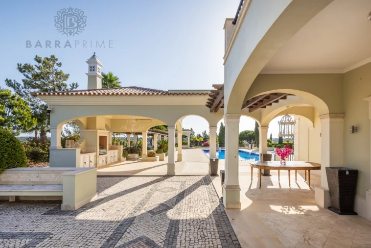 Moradia T13 para Venda em Almancil Foto 39