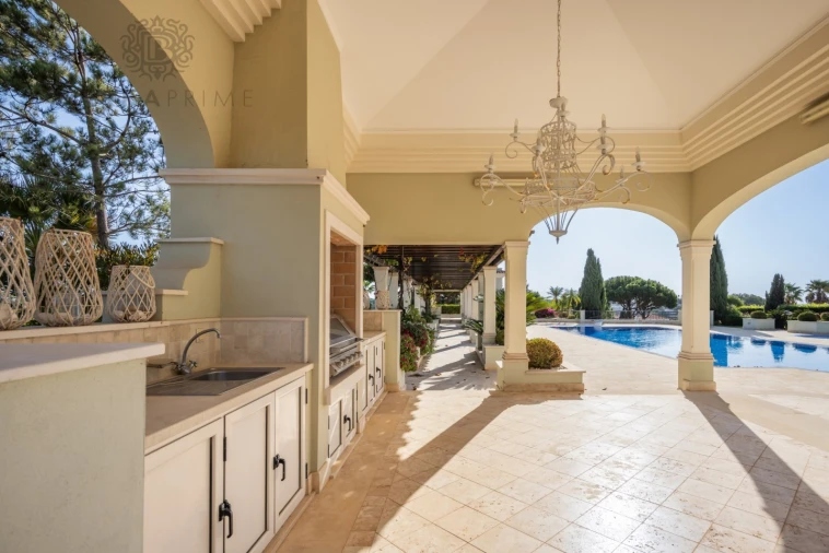 Moradia T13 para Venda em Almancil Foto 40