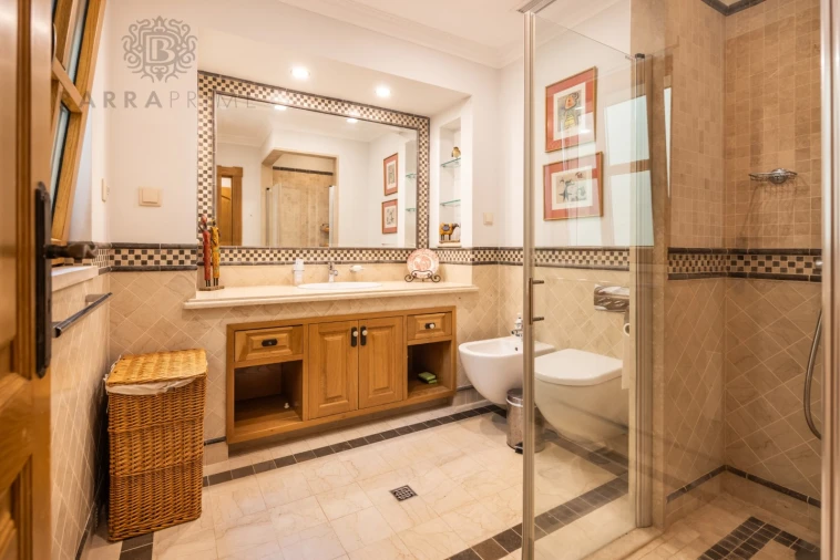 Moradia T13 para Venda em Almancil Foto 48