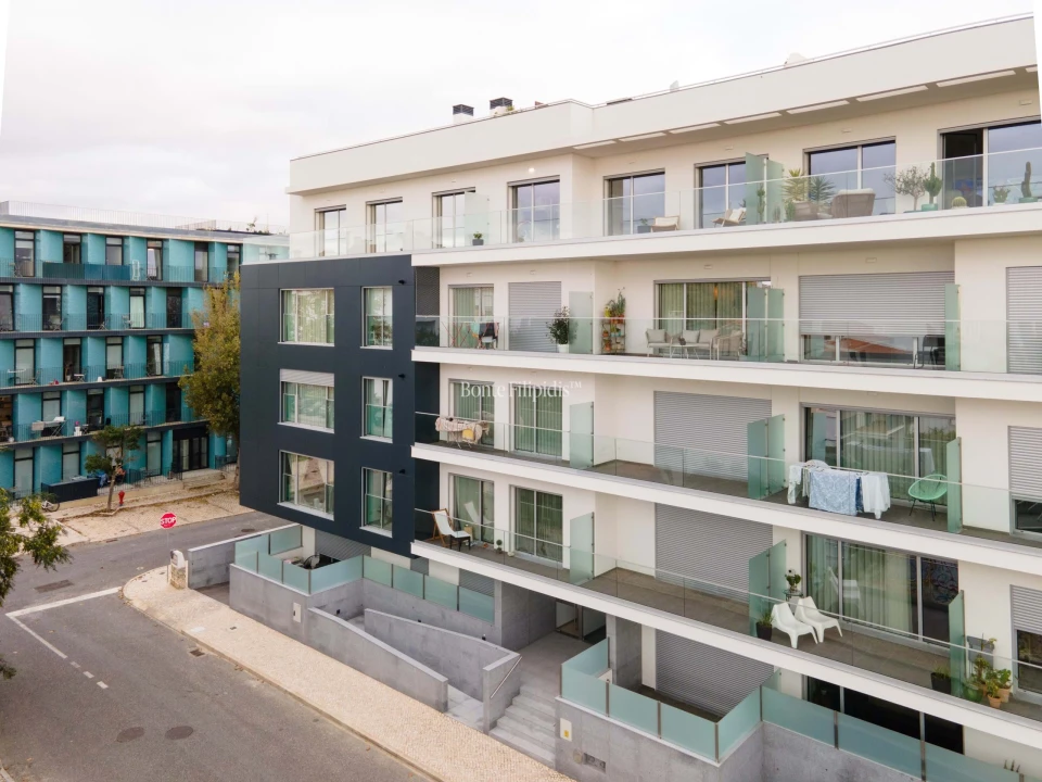 Apartamento T2 para Venda em Carcavelos e Parede Foto 24