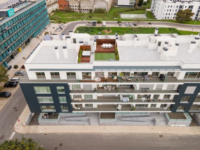 Apartamento T2 para Venda em Carcavelos e Parede Foto 32