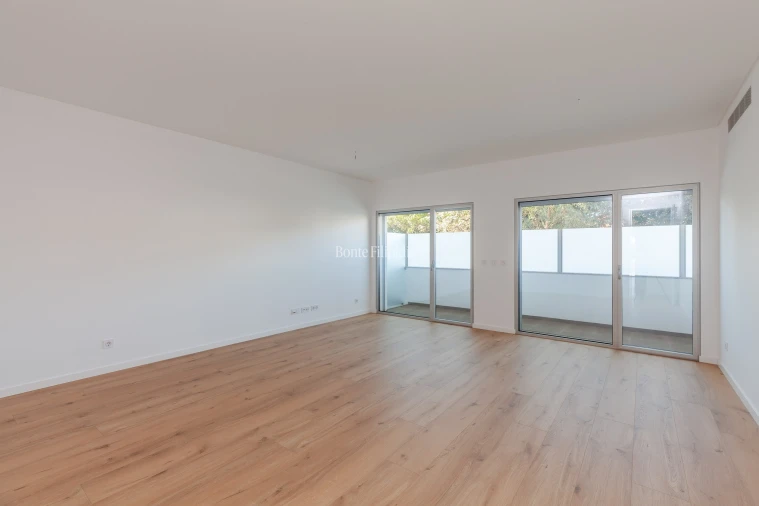 Apartamento T2 para Venda em Carcavelos e Parede Foto 7