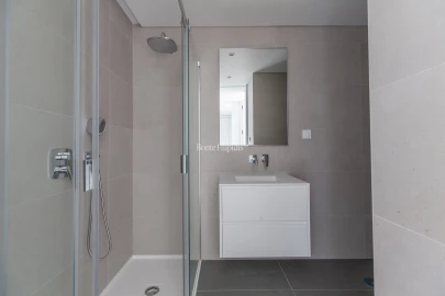 Apartamento T3 para Venda em Carcavelos e Parede