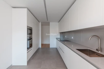 Apartamento T3 para Venda em Carcavelos e Parede