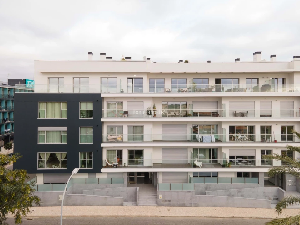 Apartamento T3 para Venda em Carcavelos e Parede Foto 37