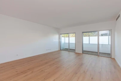 Apartamento T3 para Venda em Carcavelos e Parede