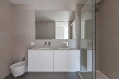 Apartamento T3 para Venda em Carcavelos e Parede