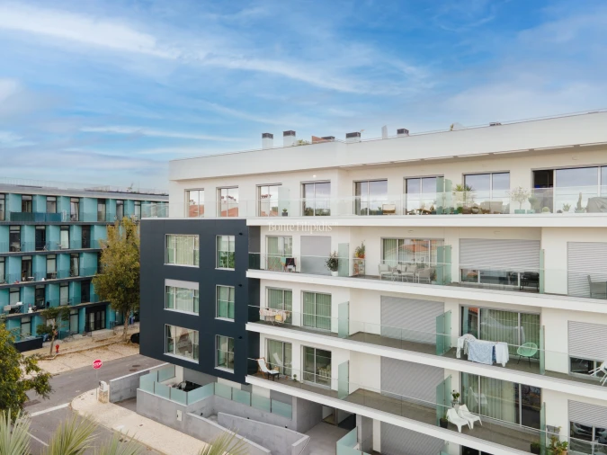 Apartamento T4 para Venda em Carcavelos e Parede Foto 31