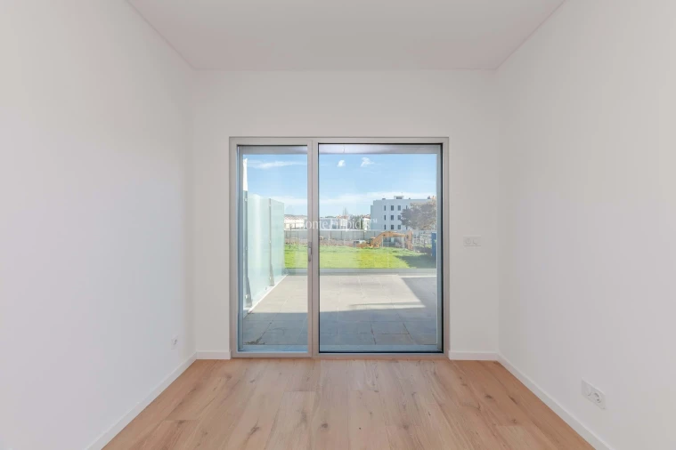 Apartamento T4 para Venda em Carcavelos e Parede Foto 18