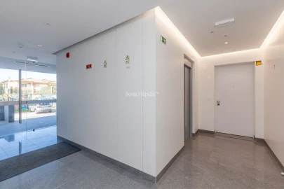Apartamento T2 para Venda em Carcavelos e Parede