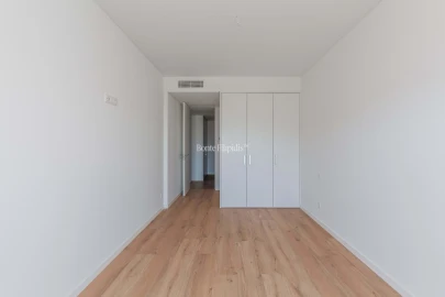 Apartamento T2 para Venda em Carcavelos e Parede
