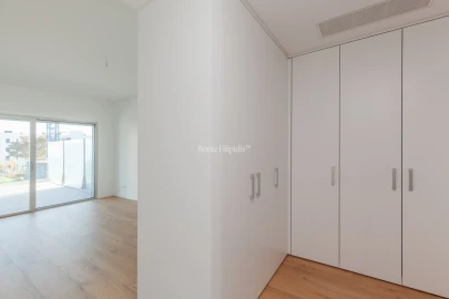 Apartamento T2 para Venda em Carcavelos e Parede