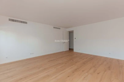 Apartamento T3 para Venda em Carcavelos e Parede
