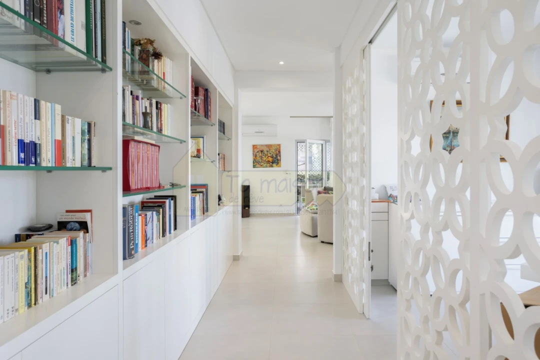 Moradia T4 para Venda em Santa Barbara de Nexe Foto 16