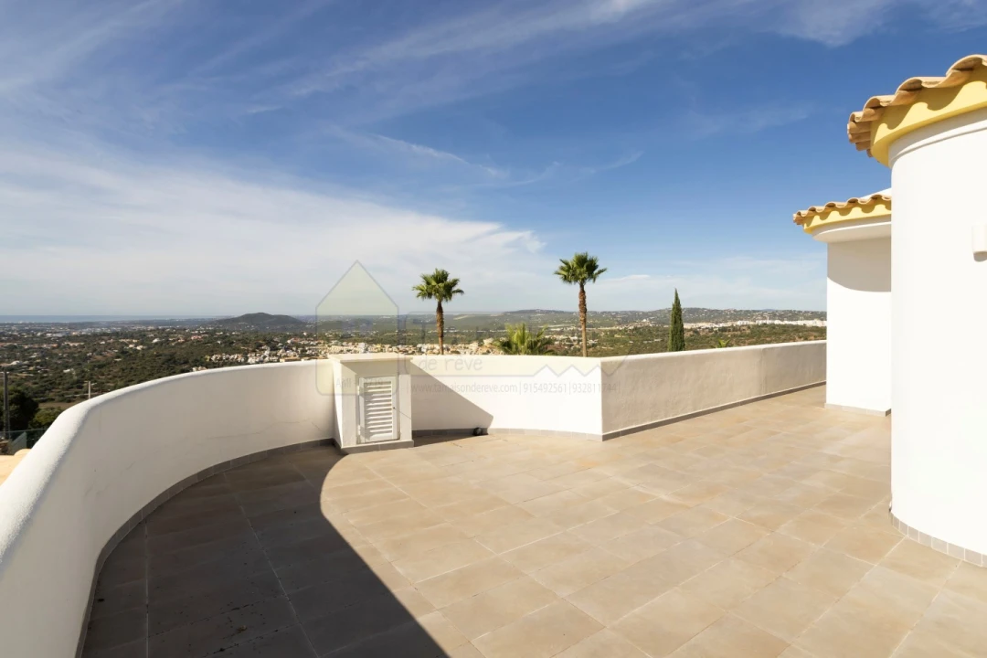 Moradia T4 para Venda em Santa Barbara de Nexe Foto 43