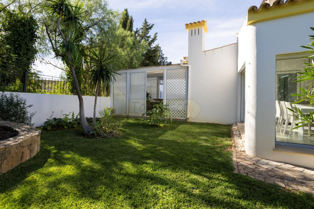 Moradia T4 para Venda em Santa Barbara de Nexe Foto 49