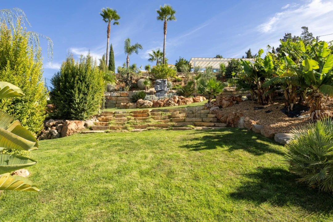 Moradia T4 para Venda em Santa Barbara de Nexe Foto 58