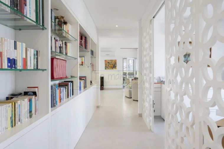 Moradia T4 para Venda em Santa Barbara de Nexe Foto 16