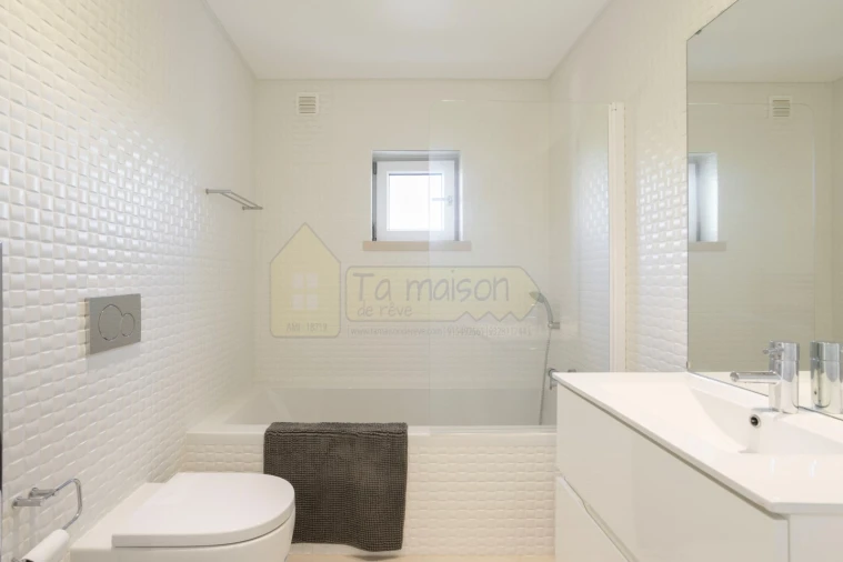 Moradia T4 para Venda em Santa Barbara de Nexe Foto 33