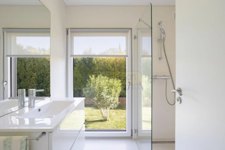 Moradia T4 para Venda em Santa Barbara de Nexe Foto 36