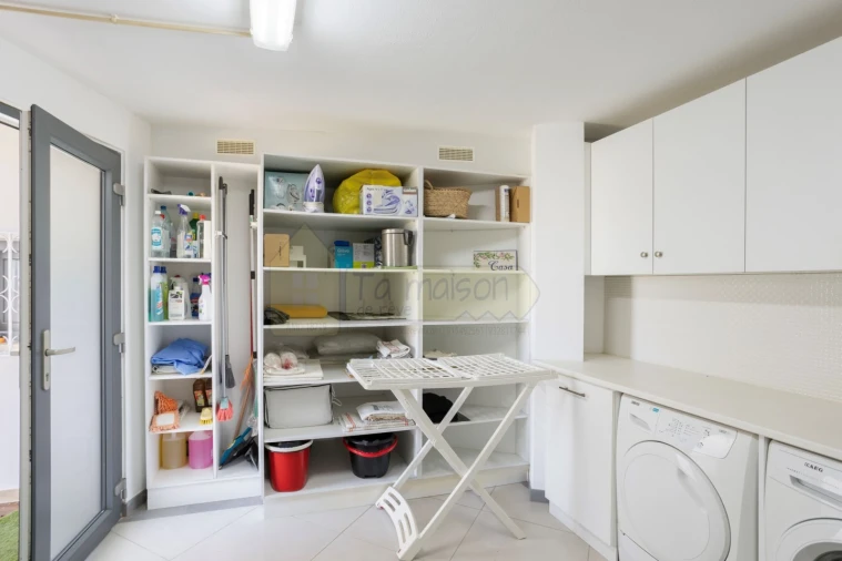 Moradia T4 para Venda em Santa Barbara de Nexe Foto 38