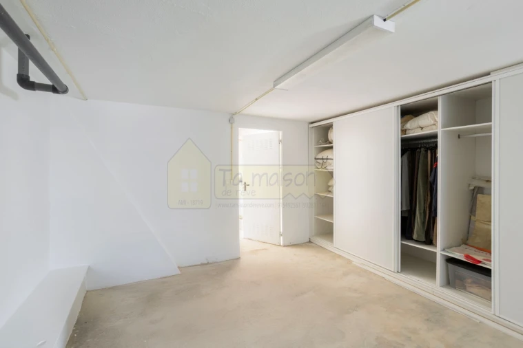 Moradia T4 para Venda em Santa Barbara de Nexe Foto 39