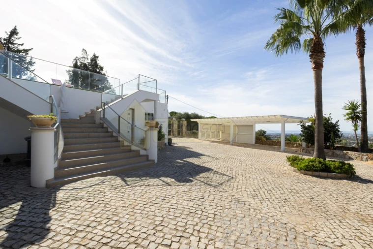 Moradia T4 para Venda em Santa Barbara de Nexe Foto 61