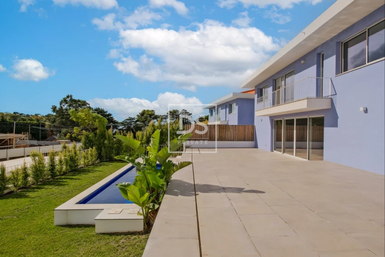 Moradia T4 para Venda em Alcabideche Foto 16