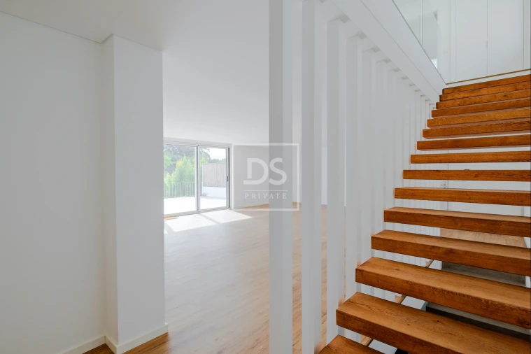 Moradia T4 para Venda em Alcabideche Foto 27