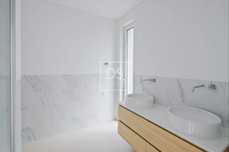 Moradia T4 para Venda em Alcabideche Foto 44