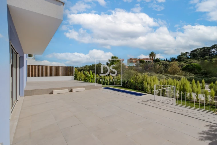 Moradia T4 para Venda em Alcabideche Foto 11