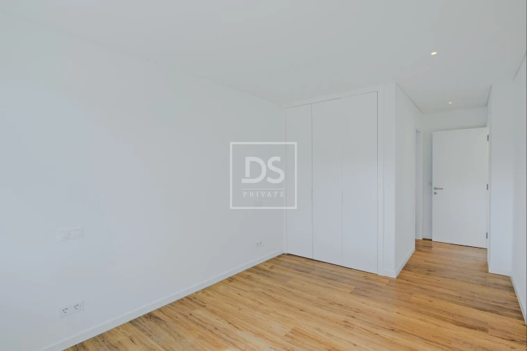 Moradia T4 para Venda em Alcabideche Foto 38