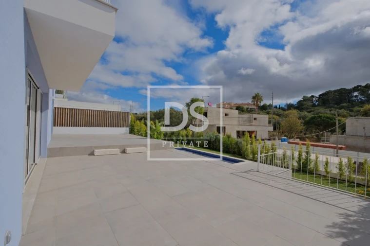 Moradia T4 para Venda em Alcabideche Foto 4