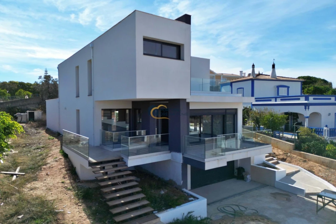 Moradia T4 para Venda em Albufeira e Olhos de Água Foto 3