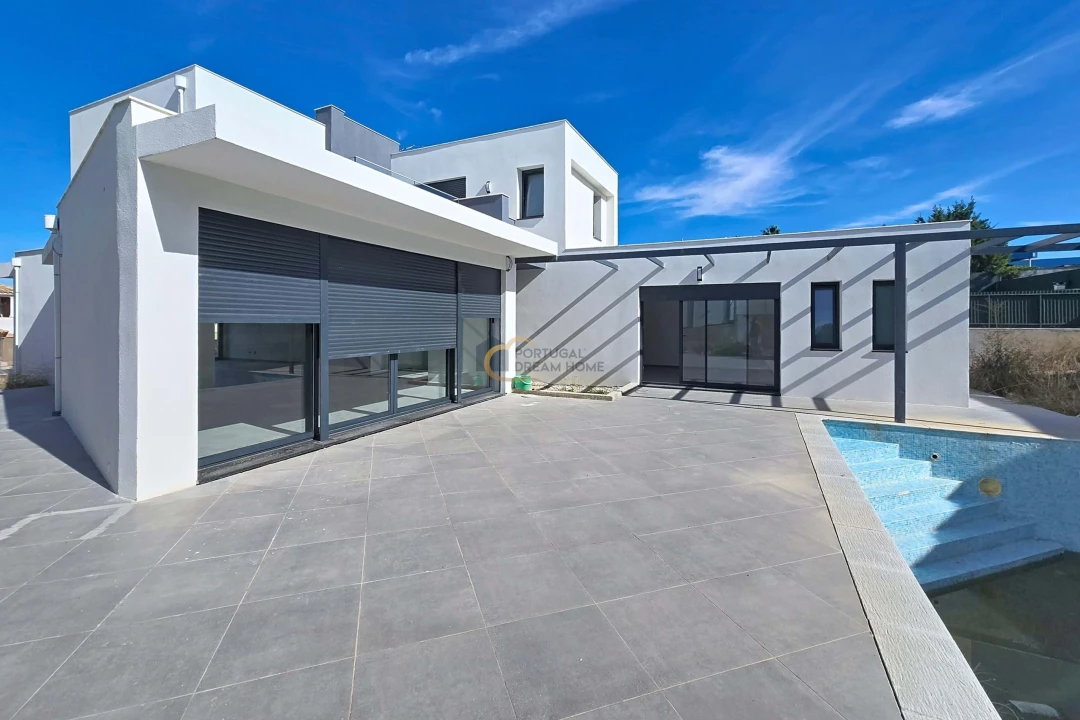 Moradia T4 para Venda em Albufeira e Olhos de Água Foto 2