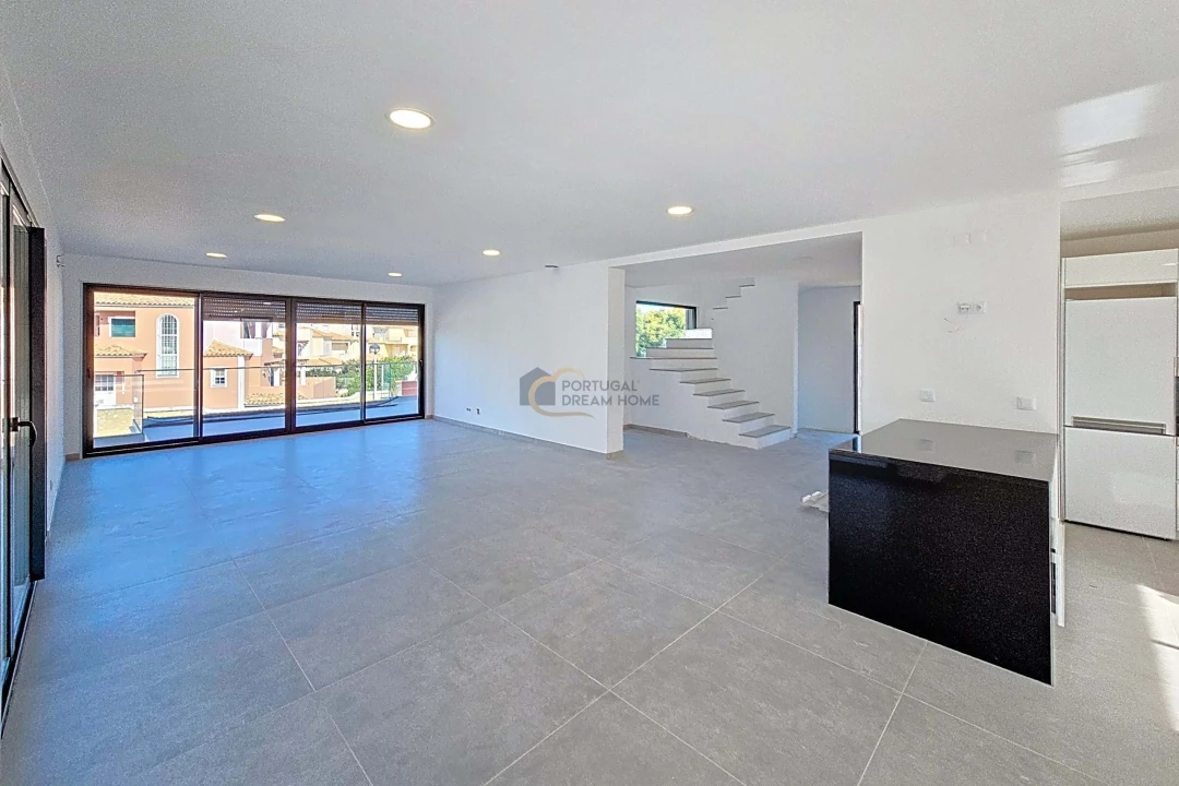 Moradia T4 para Venda em Albufeira e Olhos de Água Foto 8