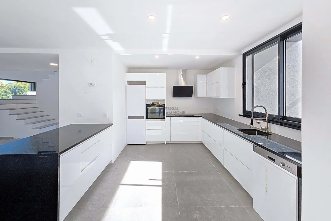 Moradia T4 para Venda em Albufeira e Olhos de Água Foto 11