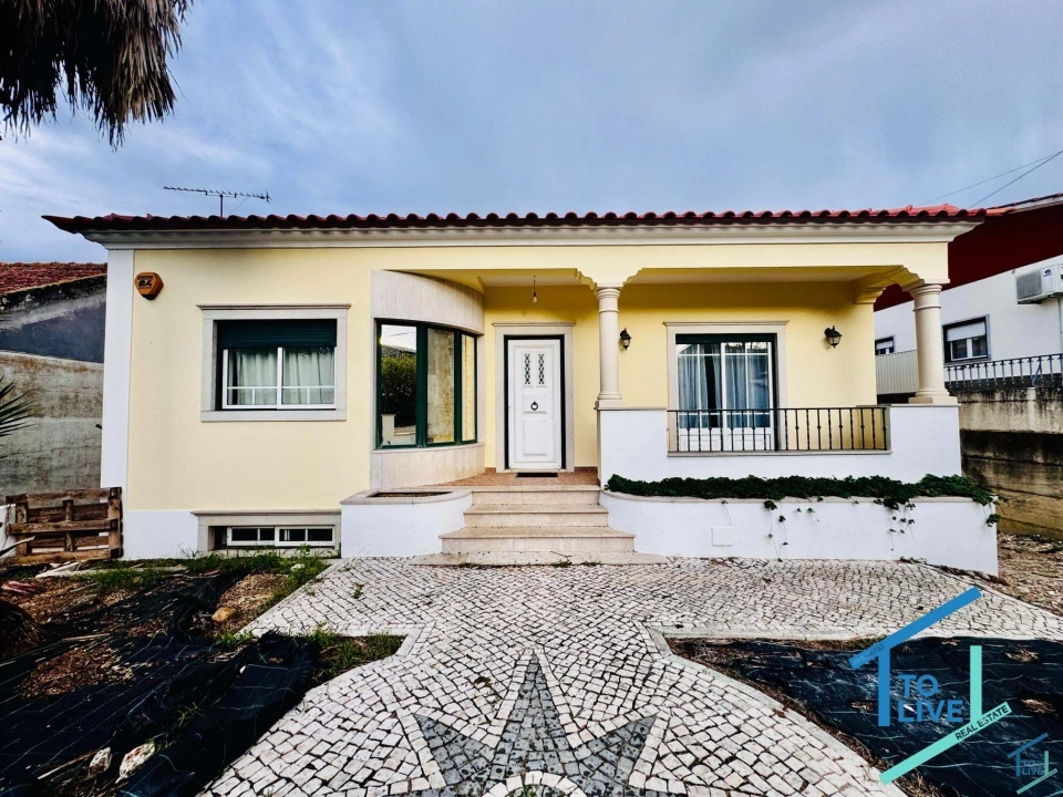 Moradia T5 para Venda em Asseiceira Foto 1