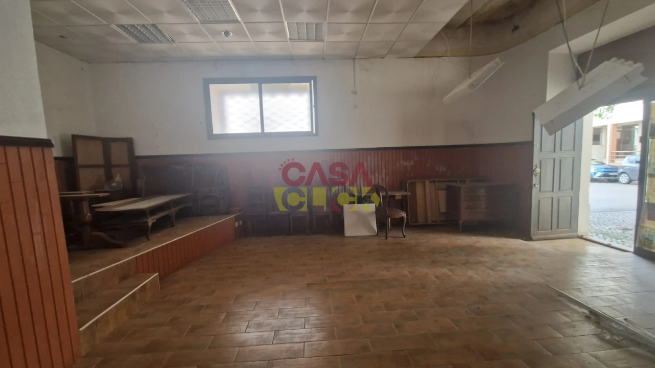 Loja para Arrendamento em Torres Novas (Santa Maria, Salvador e Santiago) Foto 5