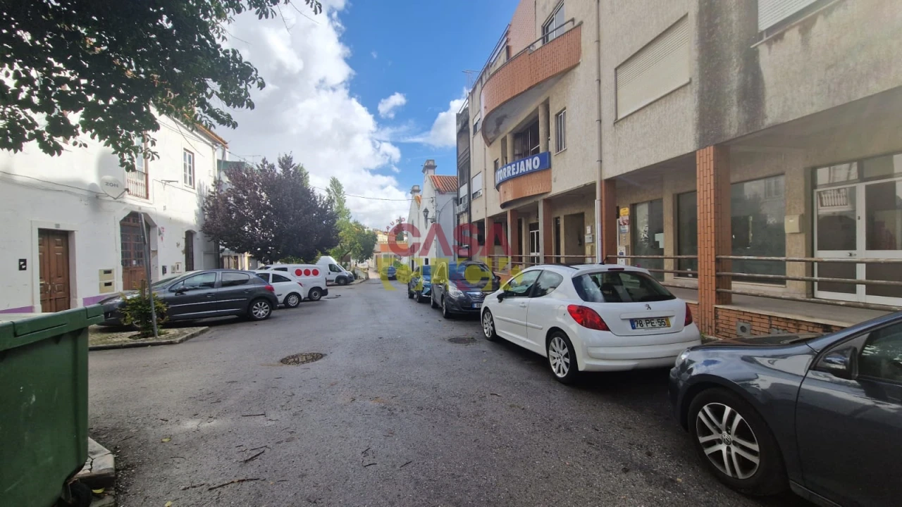 Loja para Arrendamento em Torres Novas (Santa Maria, Salvador e Santiago) Foto 22