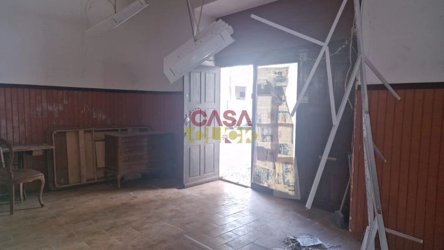 Loja para Arrendamento em Torres Novas (Santa Maria, Salvador e Santiago) Foto 11