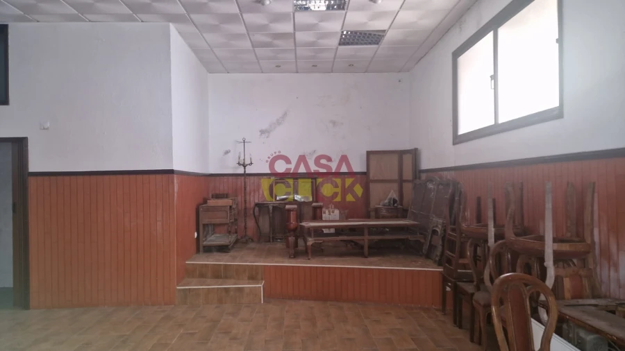 Loja para Arrendamento em Torres Novas (Santa Maria, Salvador e Santiago) Foto 8