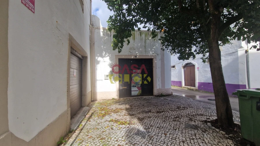 Loja para Arrendamento em Torres Novas (Santa Maria, Salvador e Santiago) Foto 15