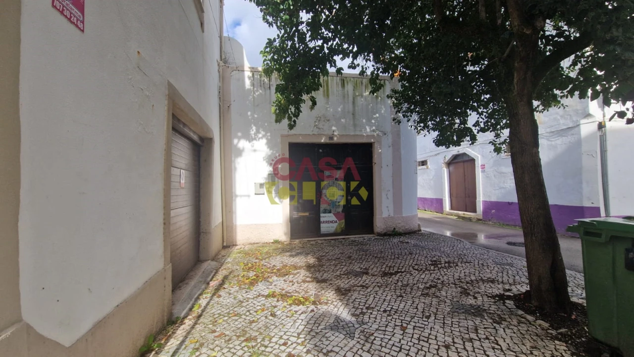 Loja para Arrendamento em Torres Novas (Santa Maria, Salvador e Santiago) Foto 15